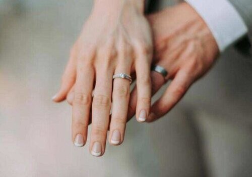 离婚了财产未分可以起诉分割吗